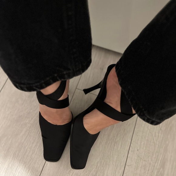 Black square toe satin heel - Picture 1 of 3